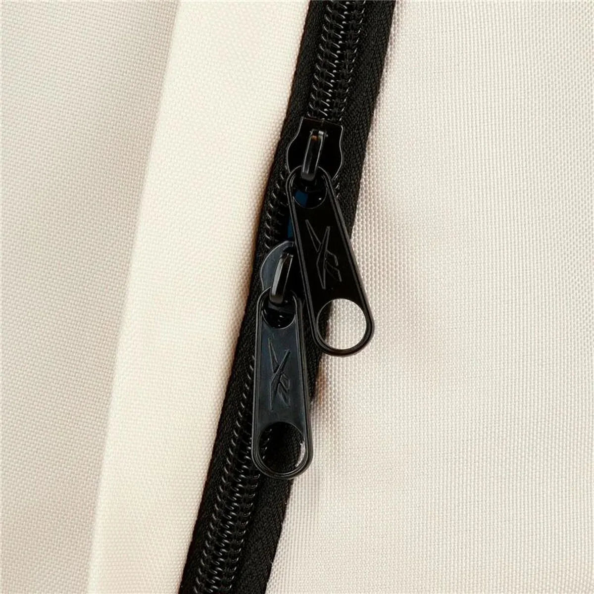 V2HD004AF88A89D40D22AA5CB9CE949CA18R7643758P7