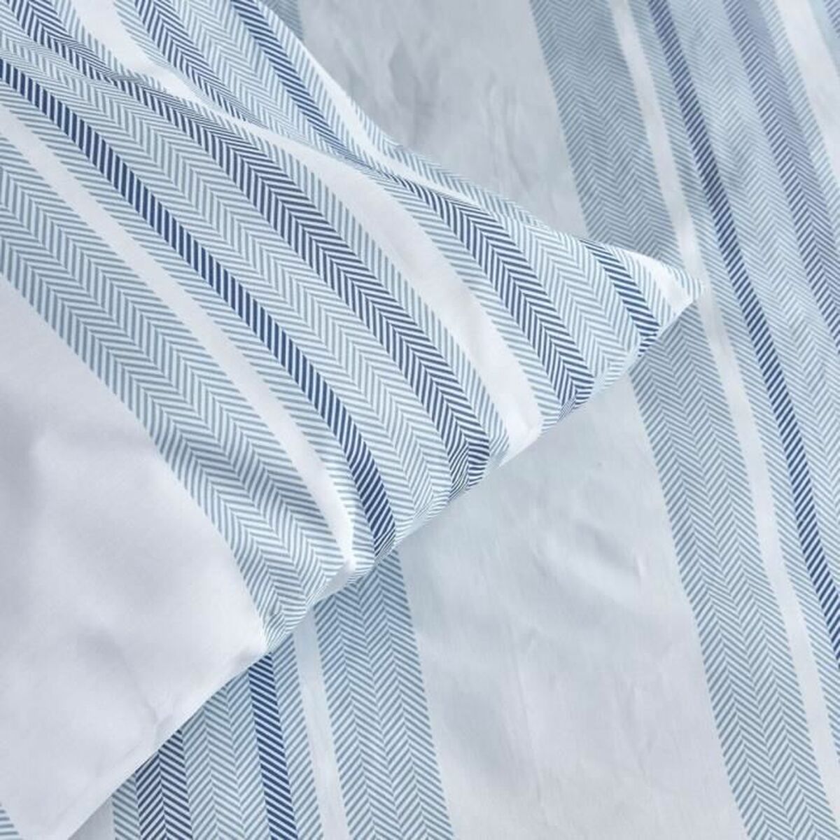 V6HBE91DA311F9D255BCF8ED3FB33148F3CR7024386P2