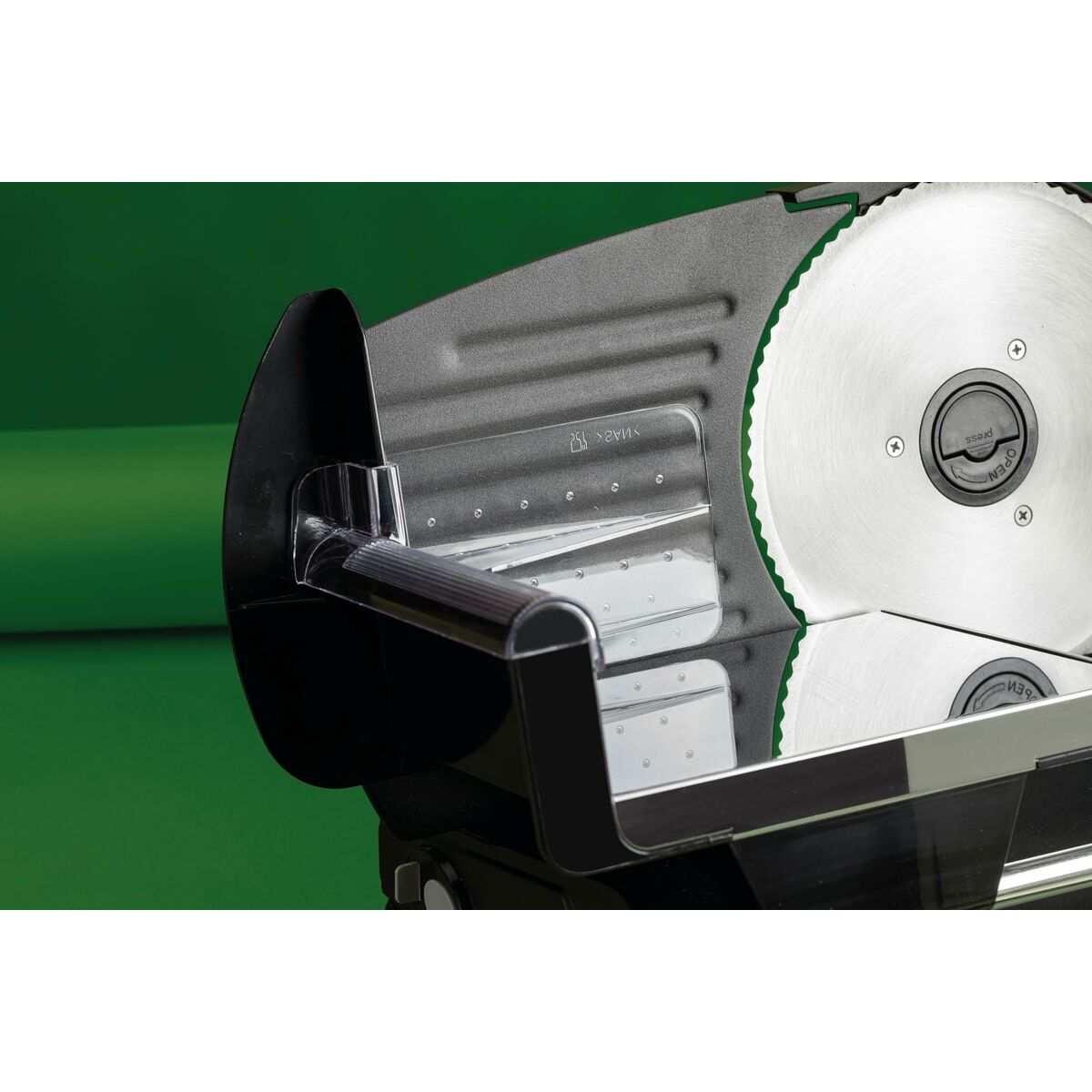 V4HDE5F9E52C52F040F5D42CC3176B94C7CR7002990P5