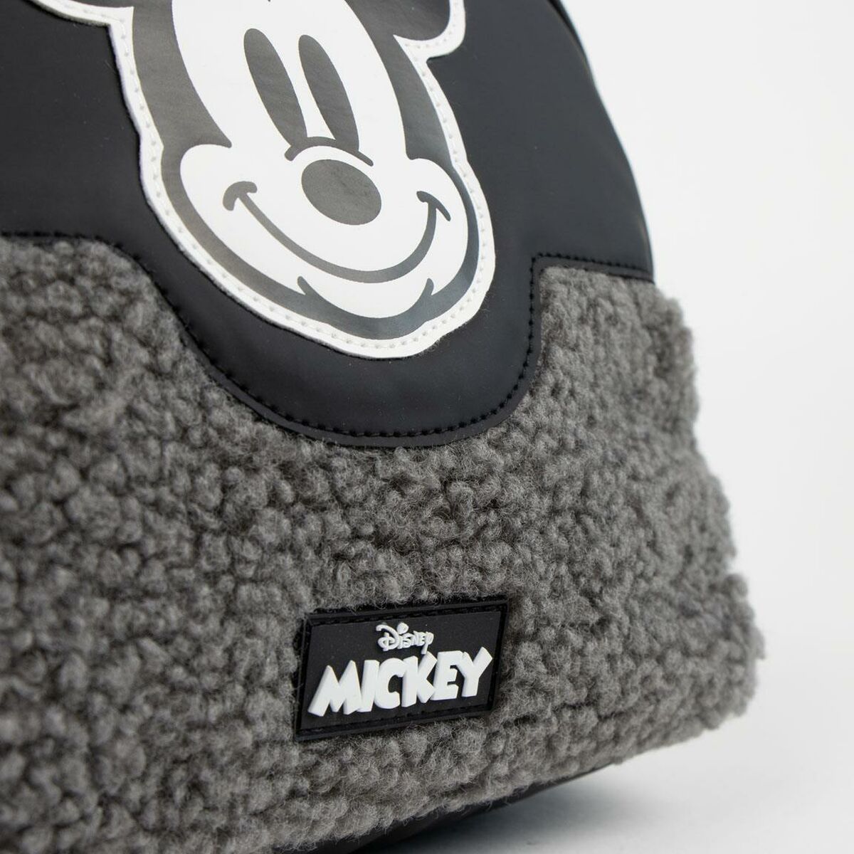 V6HB0EBBA5F20011685FB96DE7FE6F508BDR4927106P5